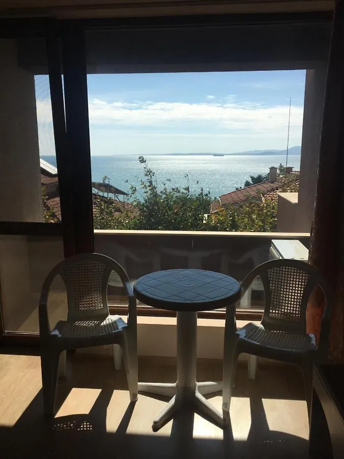 Relax Sarafovo Hostel Burgas Bulgaria