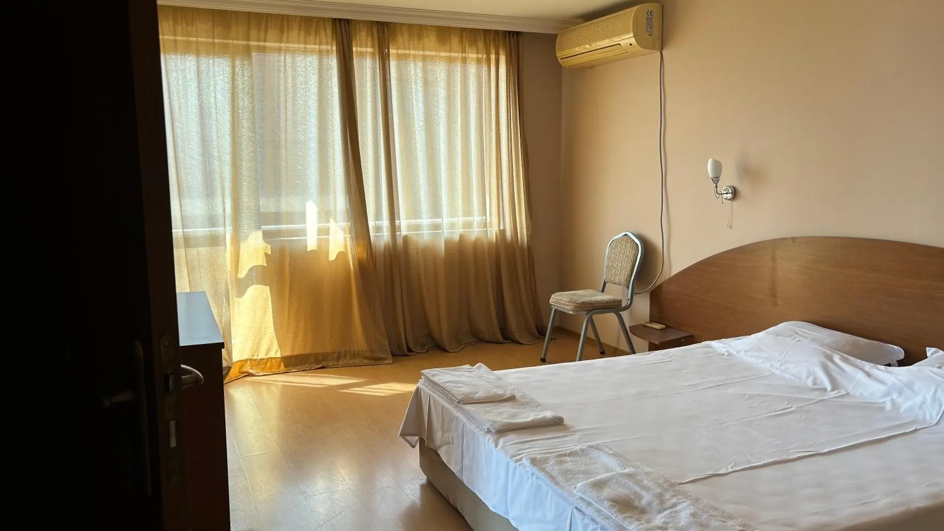 Relax Sarafovo Hostel Burgas